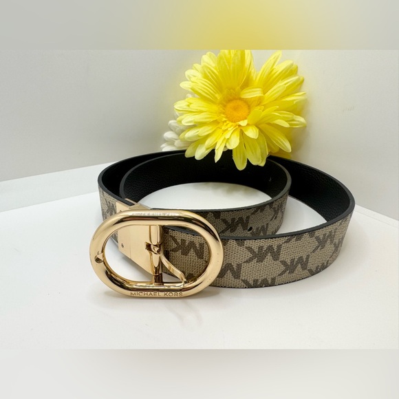 Michael Kors Reversible Belt Brown
Monogram to Black Gold Oval Buckle - Picture 1 of 11
